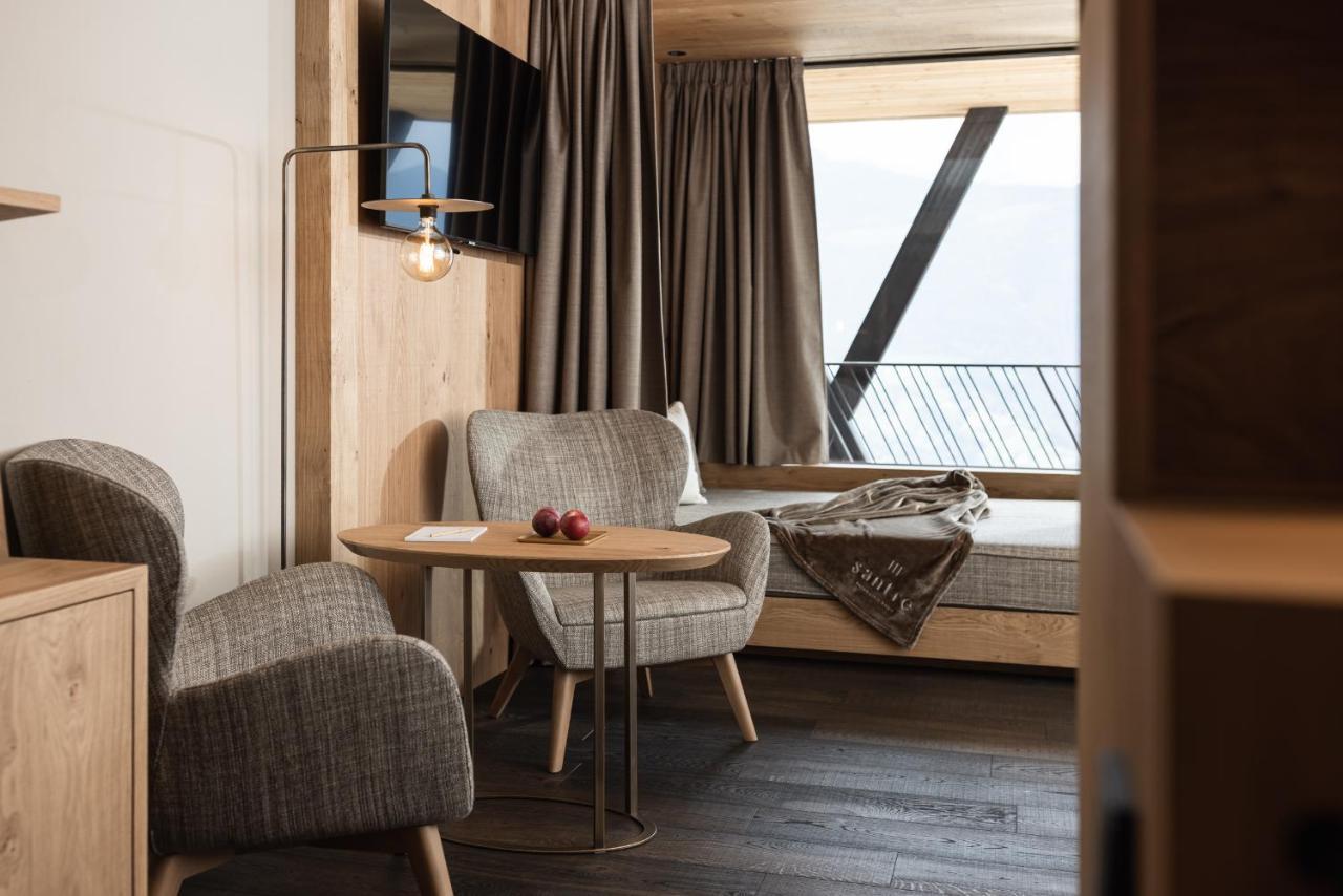 Santre Dolomythic Home Bressanone Exterior photo A room at the Hotel 7132 Summit